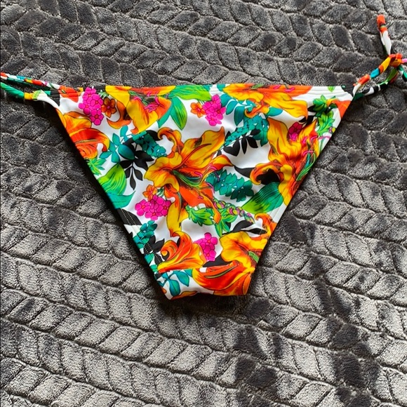 String bikini bottom - Picture 2 of 2